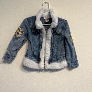 Little Lass acid wash denim Jacket with embroidered flower faux fur collar 2T PO